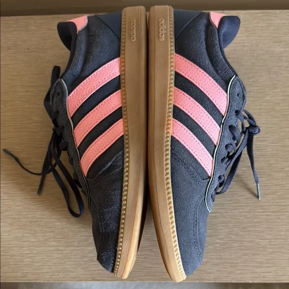 Adidas Dark Blue and Pink Trainers - Picture 4 of 6